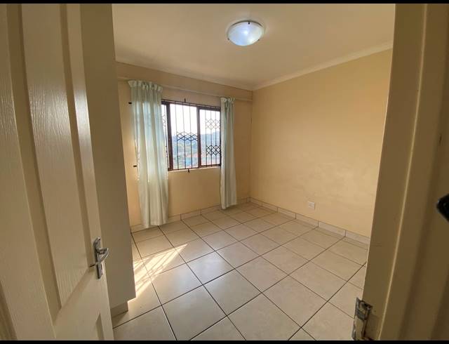 2 BEDROOM FLAT TO LET IN SEA VIEW